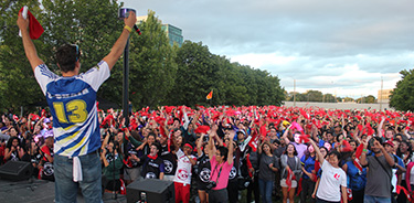 Crowd of students at Orientation